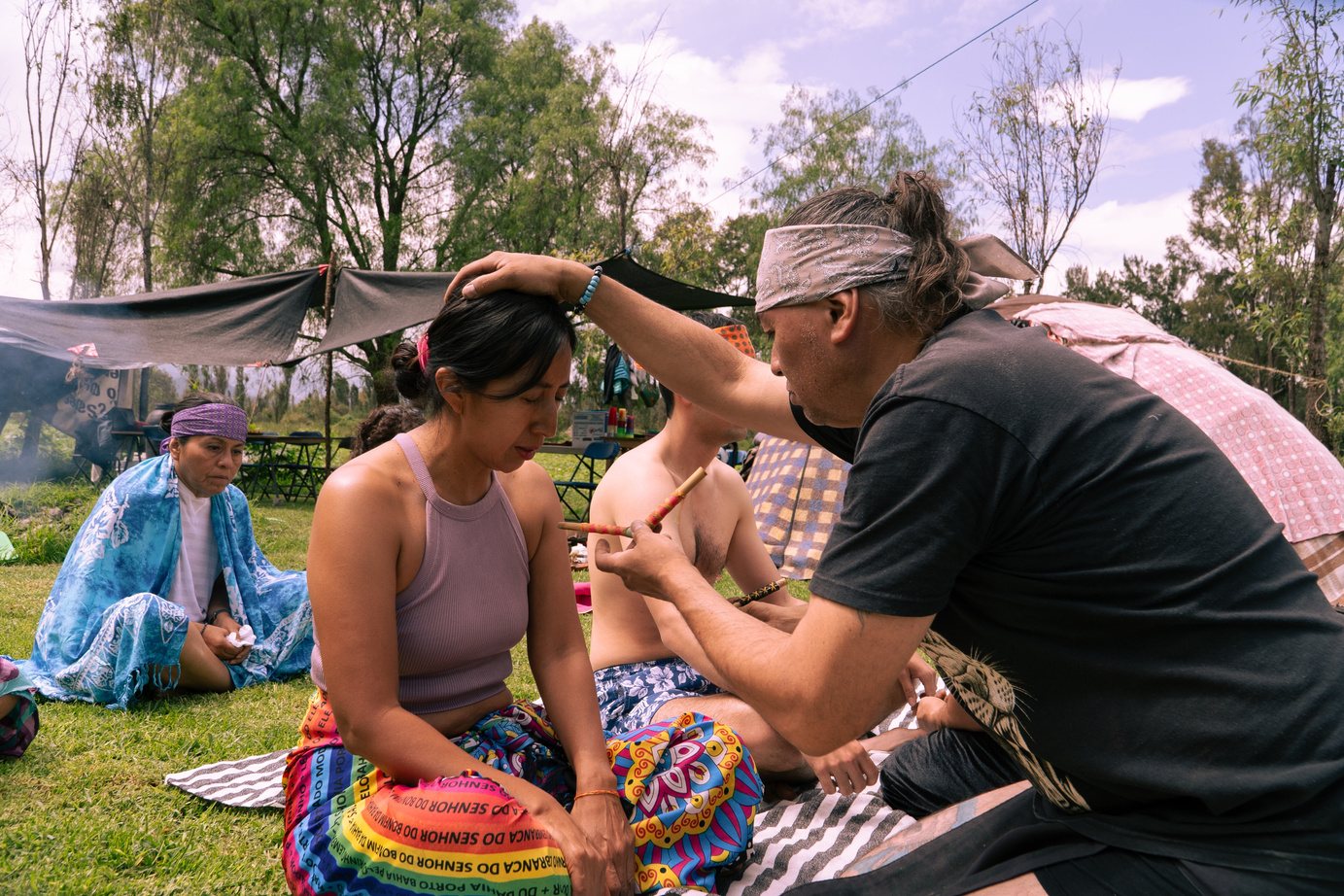 Volver al vientre: temazcal y ritual de rapé